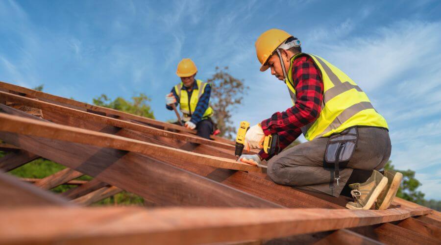 Professional Flat Roofing Installation services in Bondurant, IA